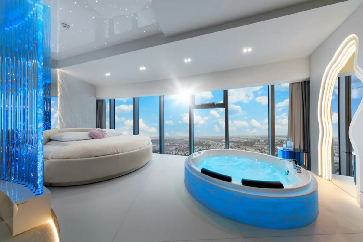Bedroom with sauna and jacuzzi in a Sky Tower apartment