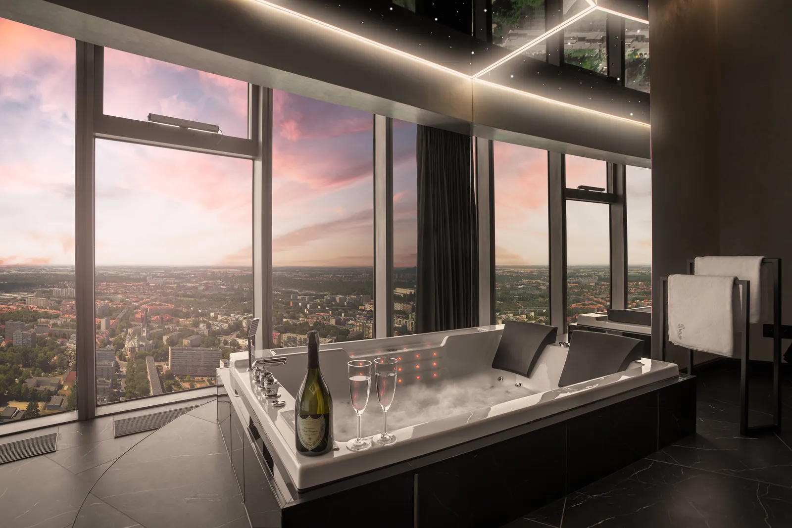 Deluxe z jacuzzi — zdjęcie 2