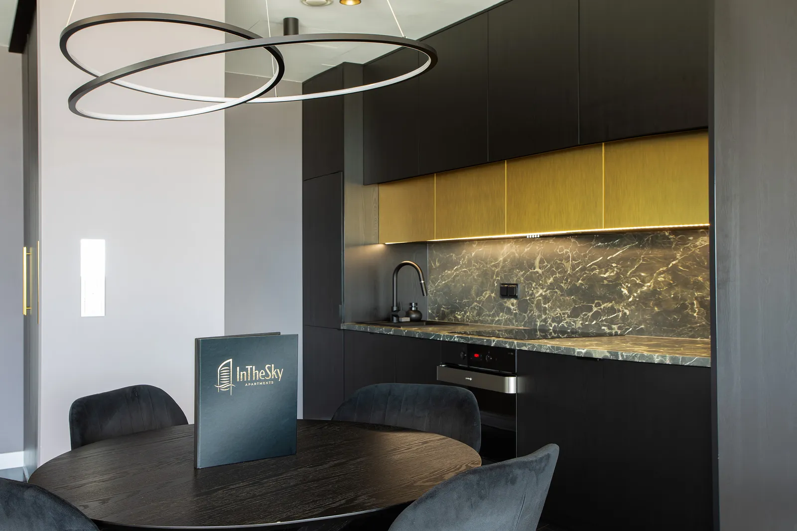Deluxe apartment with jacuzzi and Market Square view - photo 6