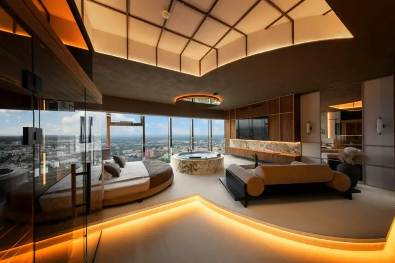 “Tokio” apartment with sauna and jacuzzi, Sky Tower Wrocław