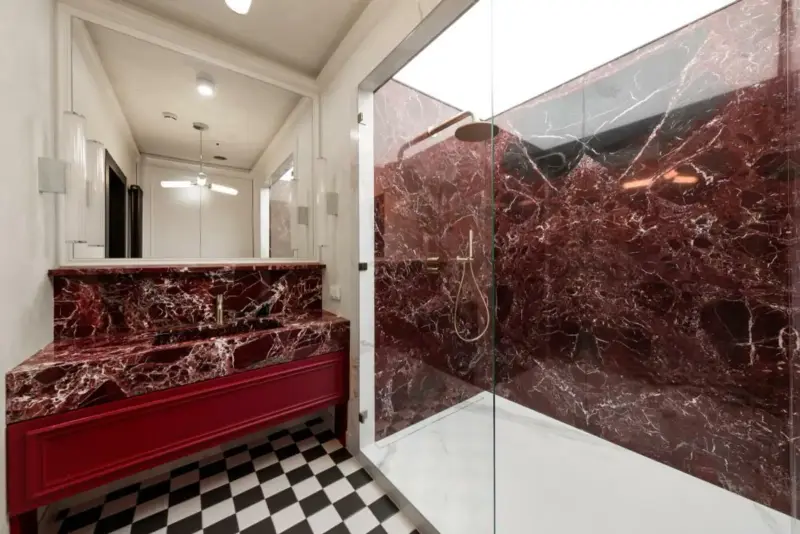 “Paris” apartment with jacuzzi, Sky Tower Wrocław
