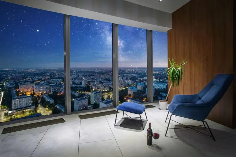 Deluxe apartment with a bathtub by the window, Sky Tower Wrocław