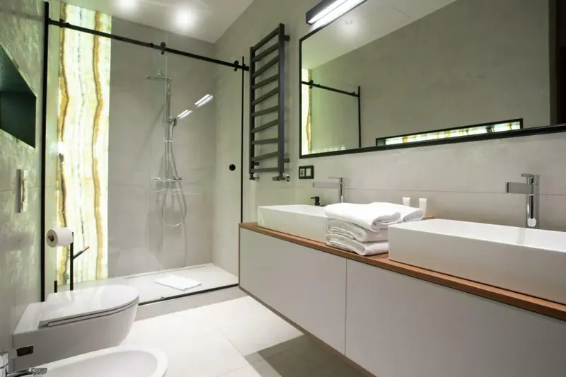 Deluxe apartment with a bathtub by the window, Sky Tower Wrocław
