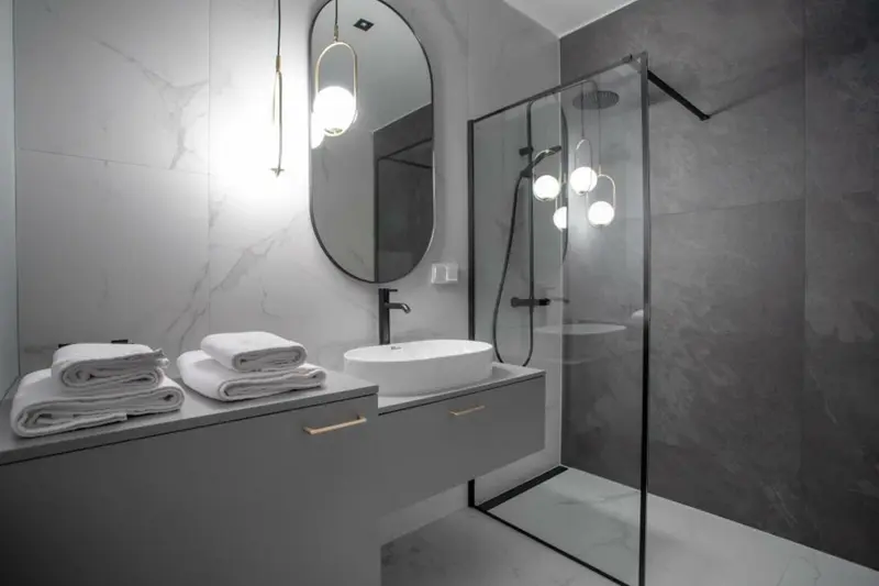 Superior apartment with jacuzzi, Sky Tower Wrocław