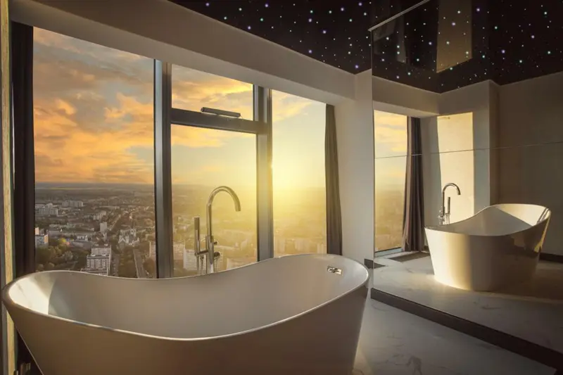 Deluxe double room with a bathtub by the window, Sky Tower Wrocław