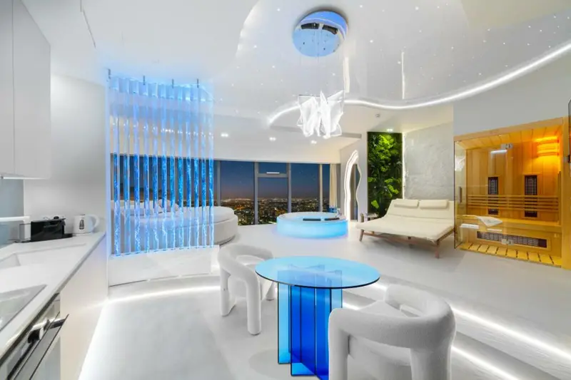 “Santorini” apartment with sauna and jacuzzi, Sky Tower Wrocław