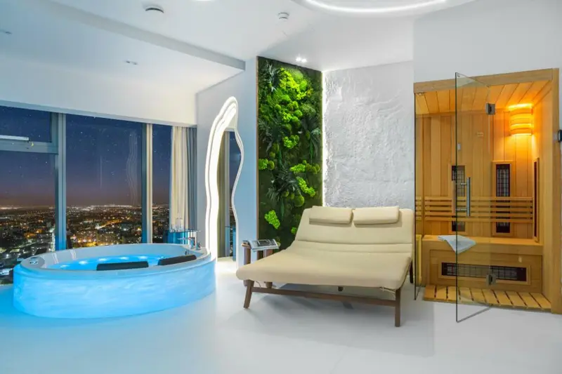“Santorini” apartment with sauna and jacuzzi, Sky Tower Wrocław