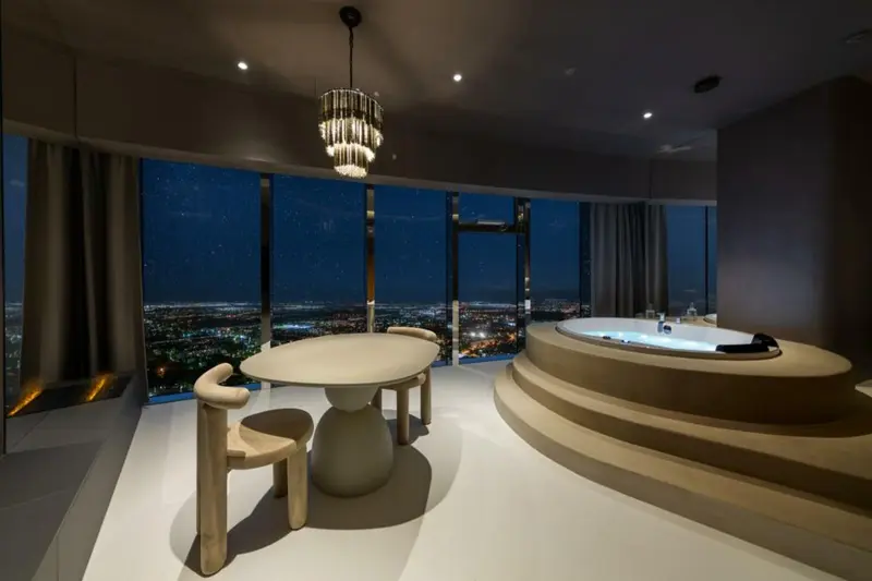 “Diuna” apartment with jacuzzi, Sky Tower Wrocław