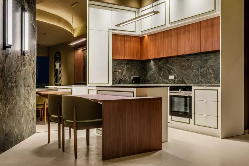 “Madera” apartment with jacuzzi, Sky Tower Wrocław